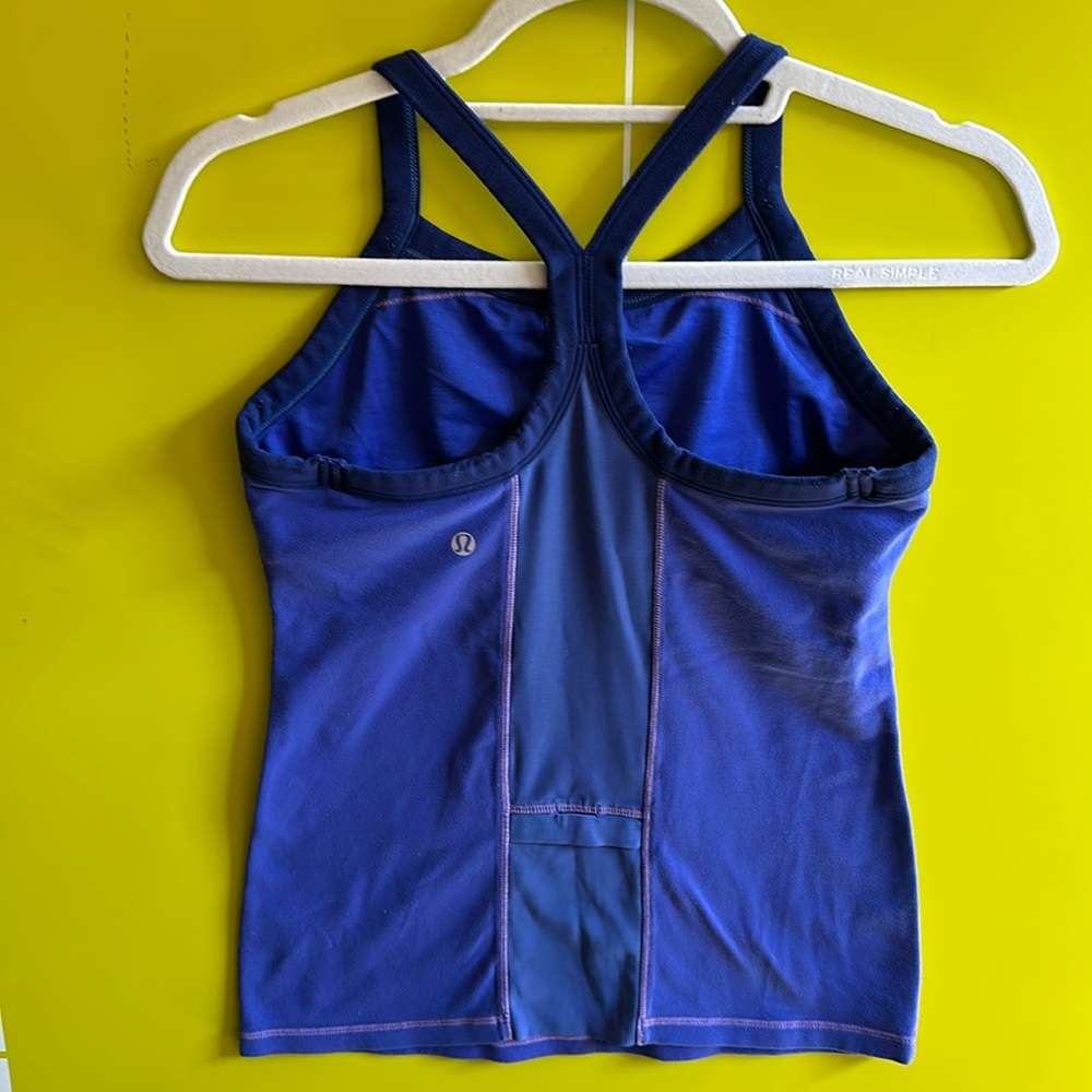 Lululemon top